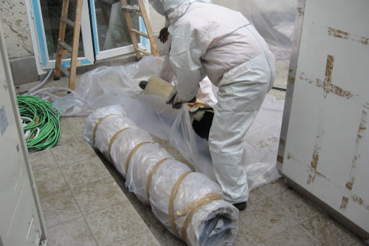 Proceso de retirada de amianto para no contaminar