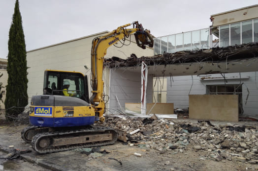 Máxima seguridad en la demolición de chalets