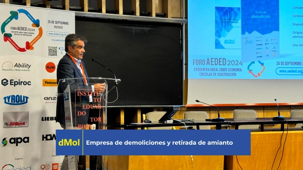 Adolfo Garcia durante su exposición en AEDED