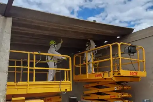 El amianto en un edificio comunitario es un problema