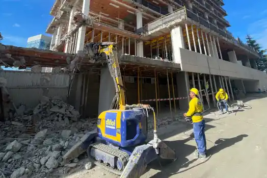 Robot de demolición de corto alcance por control remoto