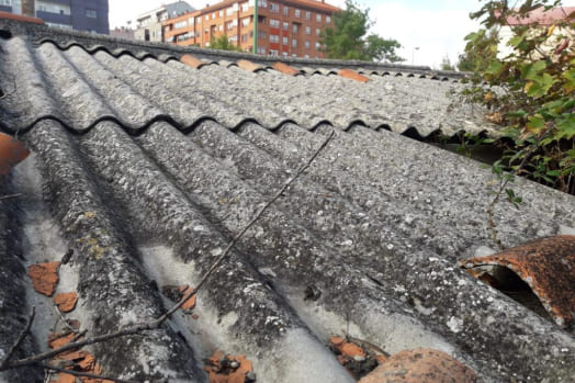También puede llamarse amianto, fibrocemento o asbesto También puede llamarse amianto, fibrocemento o asbesto