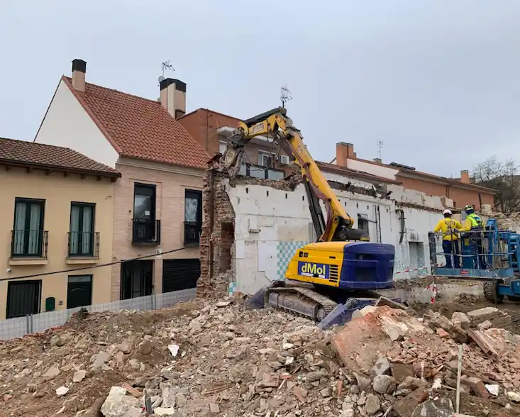 Trabajamos en la demolición de casas y edificios